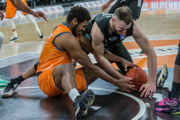 吉鲁的比赛 吉鲁的比赛