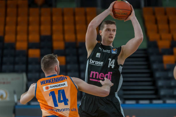 小前锋共同 小前锋共同